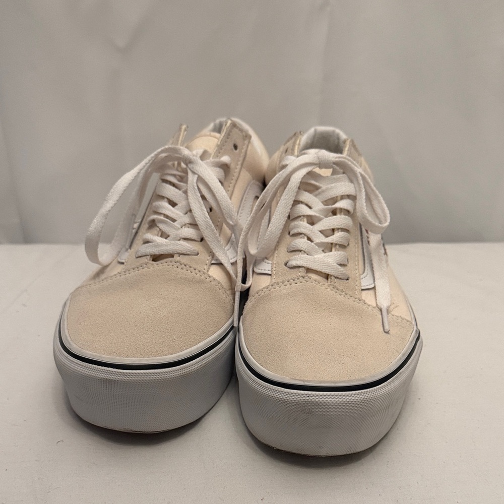 Vans Women's old skool Cream Sneakers with embroidered Floral Design - Picture 2 of 10